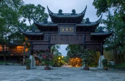 安徽安庆市一个冷门景点,以自然和人文风光著称的旅游胜地,深受游客喜爱