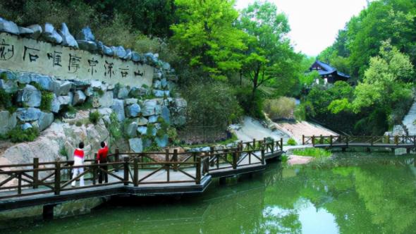 安徽安庆市一个冷门景点,以自然和人文风光著称的旅游胜地,深受游客喜爱